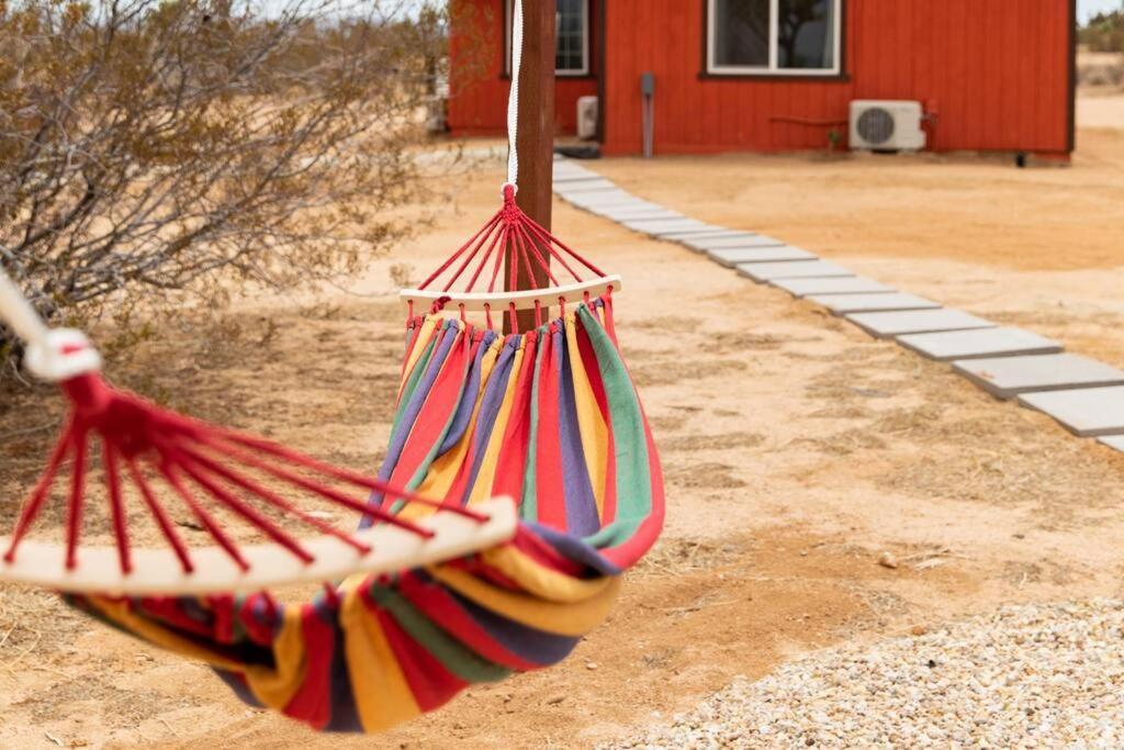 Cryptic Cabin-Tranquil Bohemian Getaway W/Hot Tub Yucca Valley Exterior photo