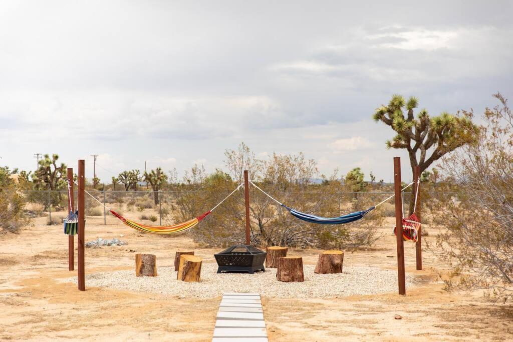 Cryptic Cabin-Tranquil Bohemian Getaway W/Hot Tub Yucca Valley Exterior photo