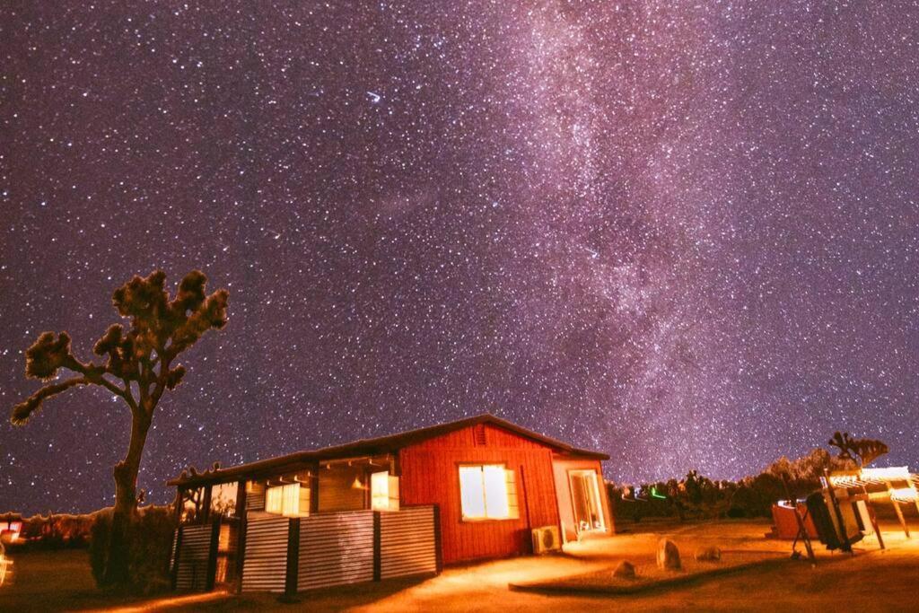 Cryptic Cabin-Tranquil Bohemian Getaway W/Hot Tub Yucca Valley Exterior photo