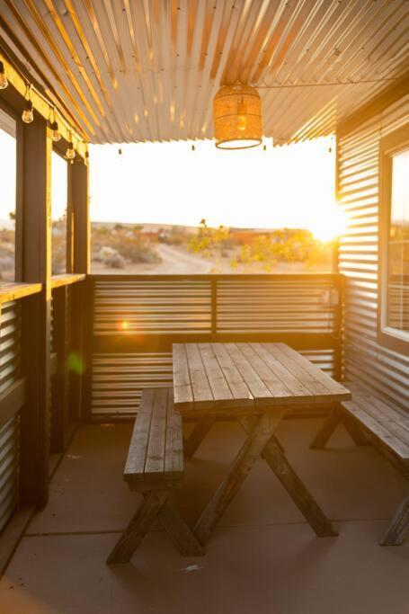 Cryptic Cabin-Tranquil Bohemian Getaway W/Hot Tub Yucca Valley Exterior photo